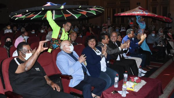 وزيرة الثقافة تشهد