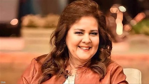 الفنانة دلال عبد