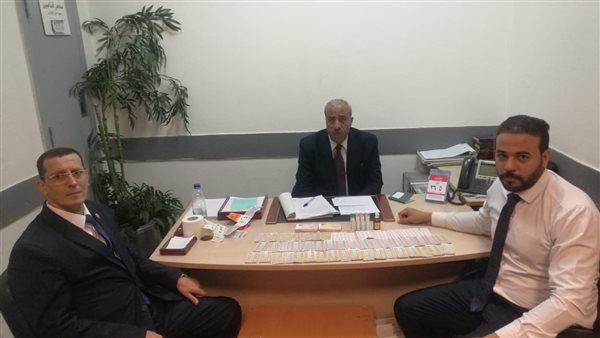 ضبط تهريب أقراص وزجاجات