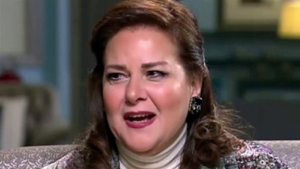 دلال عبد العزيز 