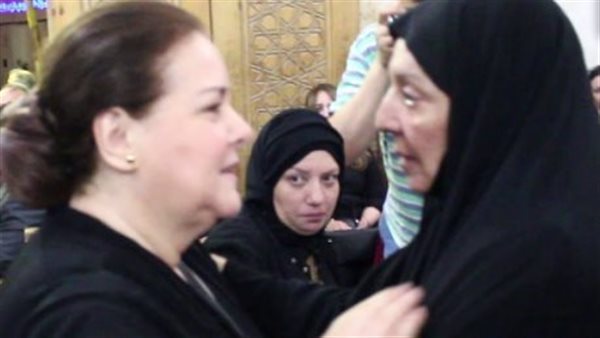 دلال عبد العزيز وشهيرة