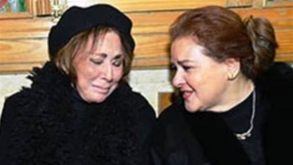 دلال عبد العزيز ولبنى