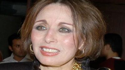 لم أعتزل التمثيل وأتمنى تقديم عمل إسلامي.. أبرز تصريحات لبنى عبد العزيز في برنامج أسرار النجوم