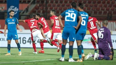الأهلي يُسجل الهدف الثالث في شباك سيراميكا كليوباترا 