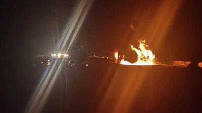 انقلاب سيارة محملة بالبترول بالطريق الاقليمي.. وإغلاق تام للطريق بإتجاه العين السخنة  (صور)