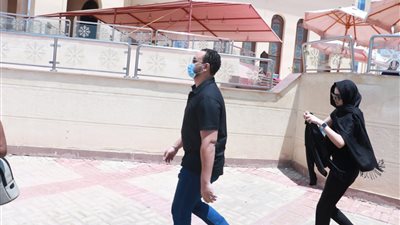 حضور هنادي مهنا وأحمد خالد صالح والليثي جنازة دلال عبد العزيز