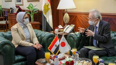 دعم القطاع الصحي بـ12 جهاز أشعة مقطعية.. وزيرة الصحة تبحث مع السفير الياباني بالقاهرة تعزيز التعاون المشترك