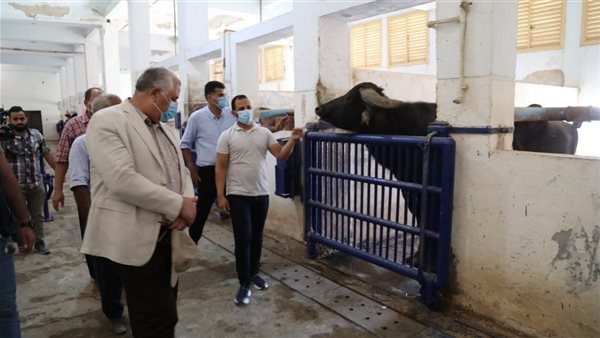 وزير الزراعة خلال