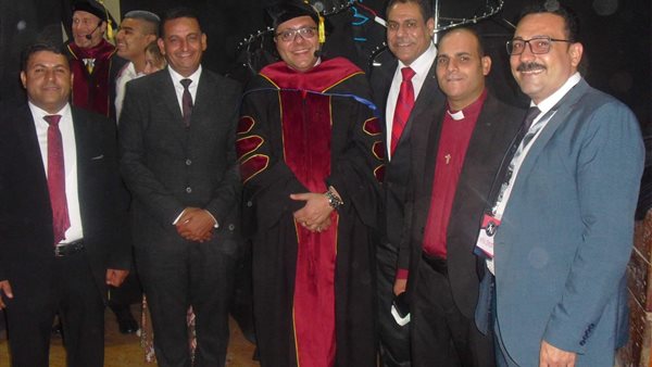 احتفال سابق لكلية