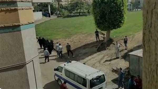 عائلة دلال عبد العزيز