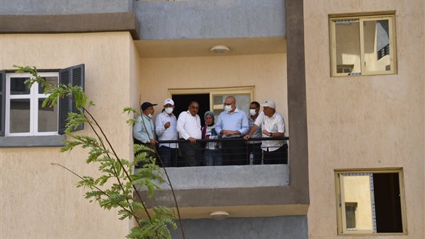 وزير الاسكان يتفقد