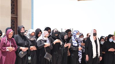 50 صورة من جنازة الفنانة دلال عبد العزيز