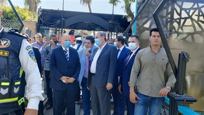 محافظ القاهرة: تشكيل لجنة للوقوف على توافر اشتراطات ووسائل الحماية المدنية بمركب الزمالك المحترق