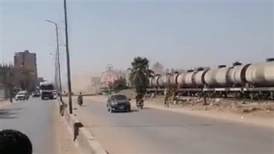 قطار يصطدم بميكروباص في الشرقية.. والأهالي: كان هيحصل كارثة (صور وفيديو)