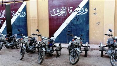 محافظ أسوان: فرص لـ 60 متدربًا من الصم مع إعانات مالية وعينية