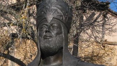 المنصور بن أبي عامر.. قتل ابنه وسيطر على الخلافة وأسس الدولة العامرية