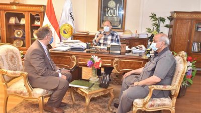 محافظ أسيوط يوجه بتخفيض الحد الأدنى للقبول بالصف الأول الثانوي للمرة الثانية