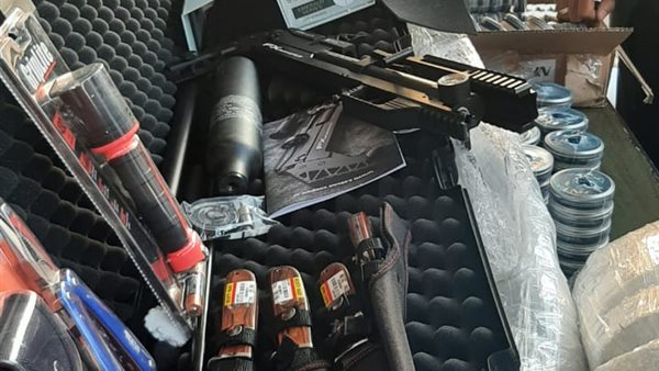 ضبط أسلحة بيضاء 