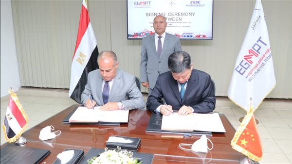 وزير النقل يشهد مراسم