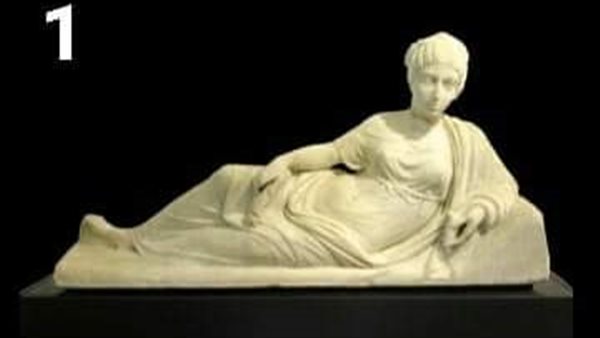 أحد القطع الأثرية