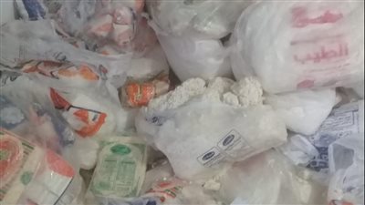 ضبط 115 طن مواد غذائية مجهولة المصدر خلال حملة بالقليوبية 