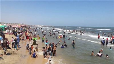 انتشال جثة شاب مجهول الهوية غرق في شاطئ جمصة بالدقهلية 