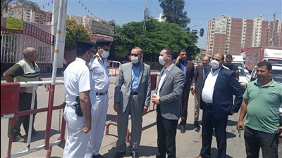 محافظ كفر الشيخ يتابع الحركة المرورية ويستمع لشكاوى المواطنين 