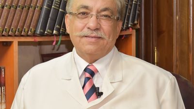 أستاذ جراحة عظام يوضح أعراض الروماتويد المفصلي وعلاجه