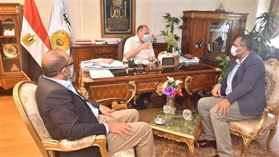 محافظ أسيوط يترأس اجتماع تحديد واختيار التكتلات الاقتصادية ضمن برنامج تنمية الصعيد