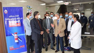 محافظ المنيا: استئناف العمل بالمراكز الثابتة والمتحركة لتلقي لقاح كورونا