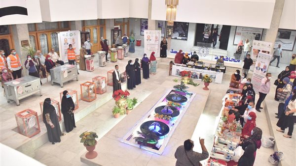 تسليم المشروعات للشباب