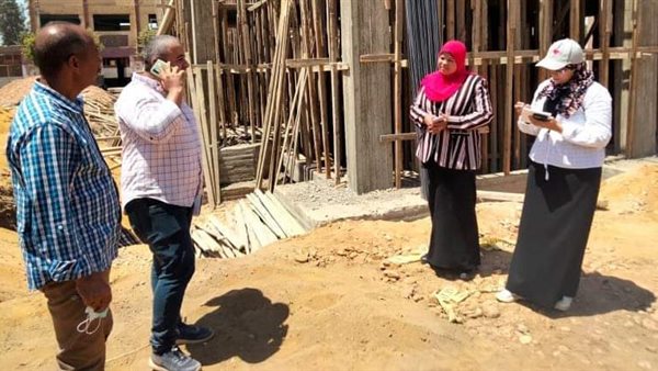 منسق حياة كريمة يتفقد