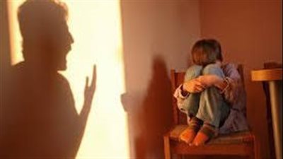 سب أمه واتخانق معاها وحلف على مراته متخدمهاش.. داعية بالأوقاف ترد