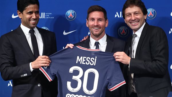 ميسي لاعب فريق باريس