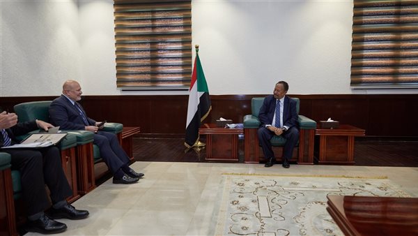 حمدوك ووفد المحكمة