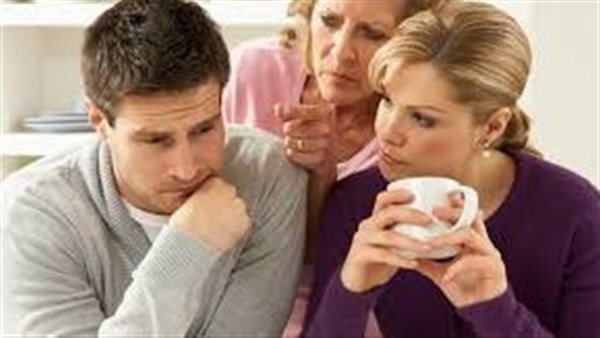 الأم المتسلطة