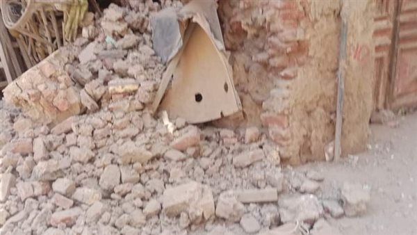 انهيار منزل من الطوب