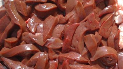 أكله بعض المشاهير.. تعرف على أضرار تناول الكبد النيء 