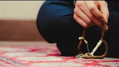  ما هي الأذكار التي يرددها المسلم بعد الانتهاء من الصلاة؟