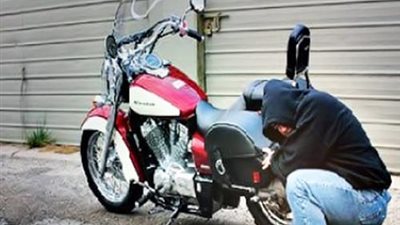 خبراء يحذرون وبرلمانيون يؤيدون.. جدل حول السماح للأطفال في عمر 16 عامًا بقيادة الموتوسيكلات