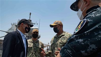 يو إس إس مونتيري أول سفينة بحرية أمريكية تزور قاعدة برنيس المصرية «صور»