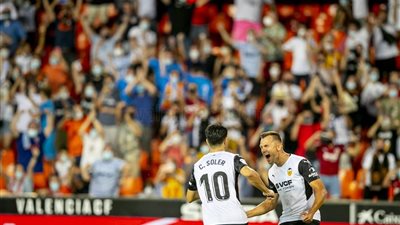 فالنسيا يفوز على خيتافي ويتصدر الدوري الإسباني مؤقتًا