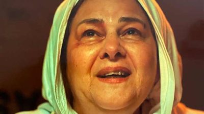 مشاجرات ومحبين سعوديين.. أبرز مشاهد جنازة دلال عبد العزيز