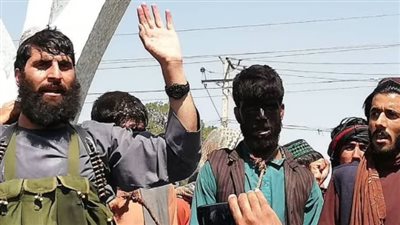 طالبان تضع المشانق حول رقاب اللصوص.. وتتجول بهم في شوارع أفغانستان