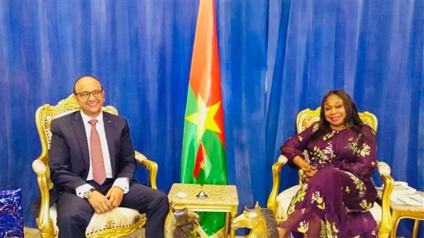 السفير المصري مع