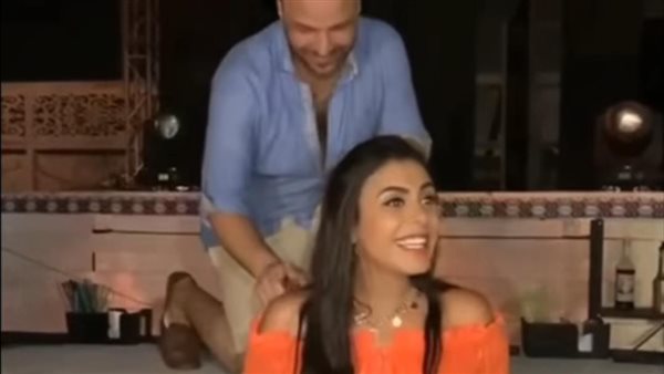 هاجر الشرنوبي وخطيبها