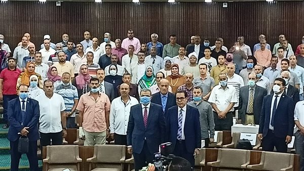 الوزير وعدد من القيادات