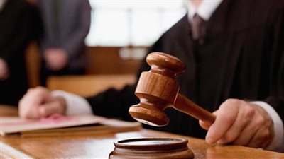 إحالة مسئول ومحام بشركة للمجمعات الاستهلاكية للمحاكمة