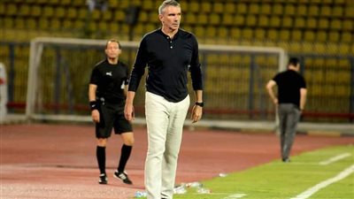 كارتيرون يحذر لاعبي الزمالك بسبب شقيق محمود علاء