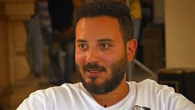 طلبت فيديوهات لأطفال بيستحموا.. المخرج معتز حسام: صفحة تستغل اسمي على فيسبوك وسأحرر محضرا ضدها